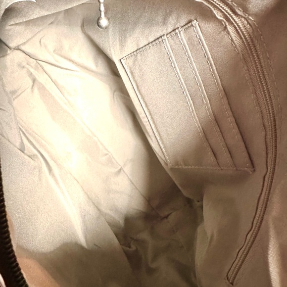 Black Baggallini Crossbody Bag, Great Travel Bag, Excellent Condition - Picture 10 of 13